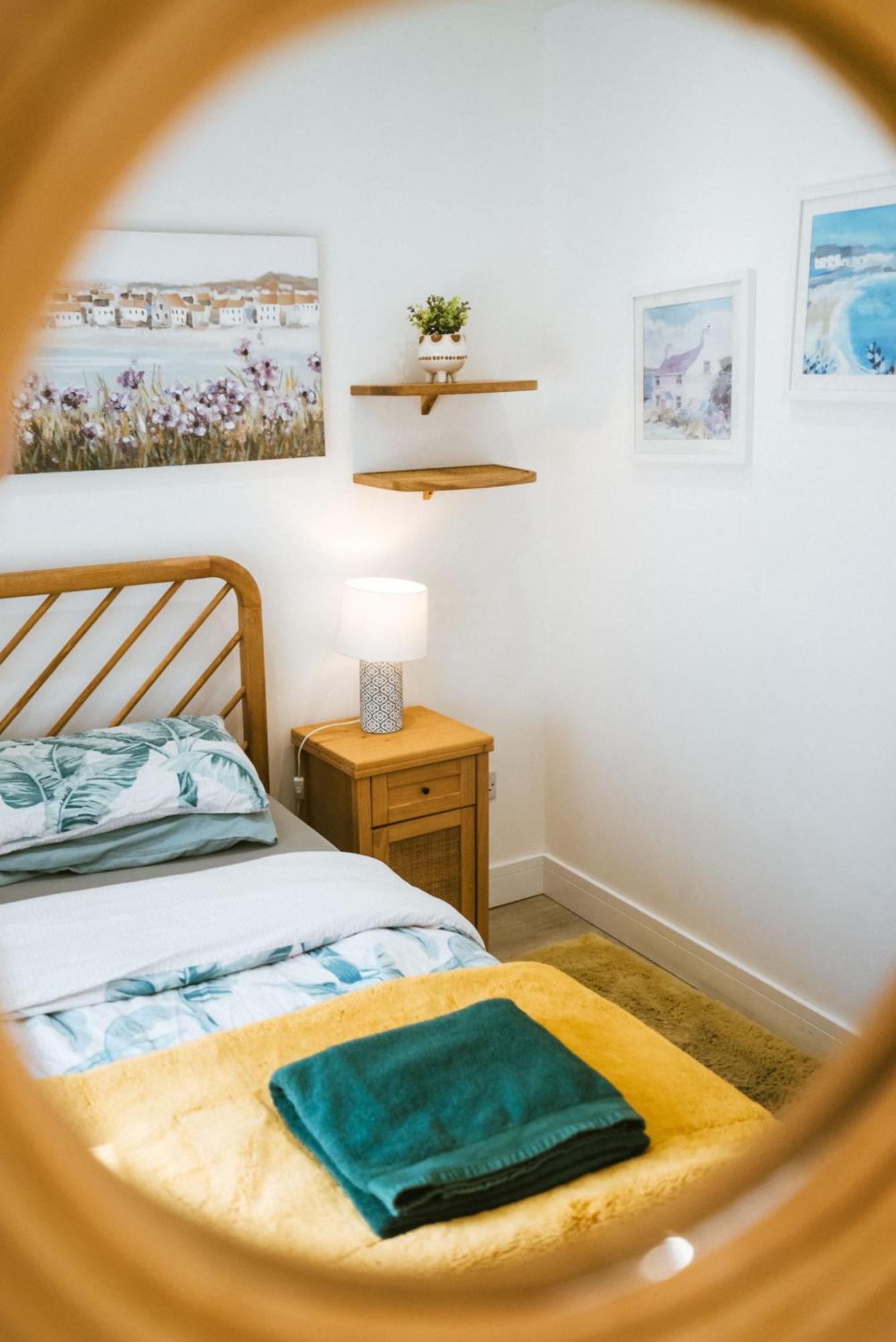 Breathtaking High Street Townhouse With Stunning Sea Views At 'The Old Fishermans Townhouse' Falmouth Exterior photo